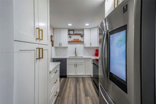 Photo of Listing #A11726440