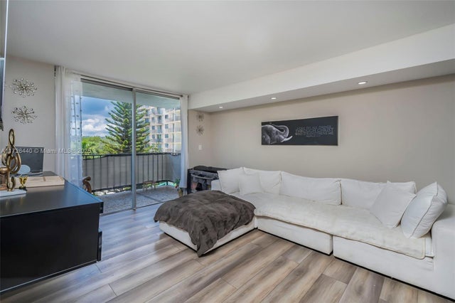 4 of 31 - 12500 Ne 15th Ave 405, North Miami, FL
