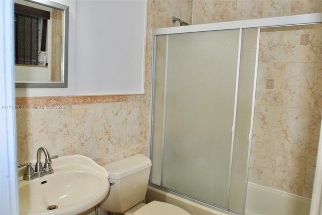 4 of 17 - 641 Espanola Way 2, Miami Beach, FL