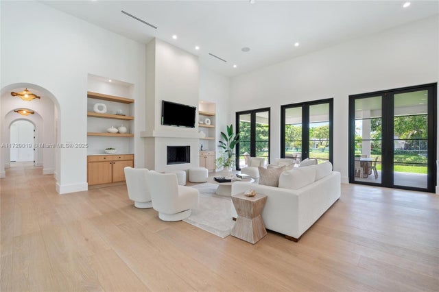 2 of 43 - 11001 Sw 74th Ave, Pinecrest, FL
