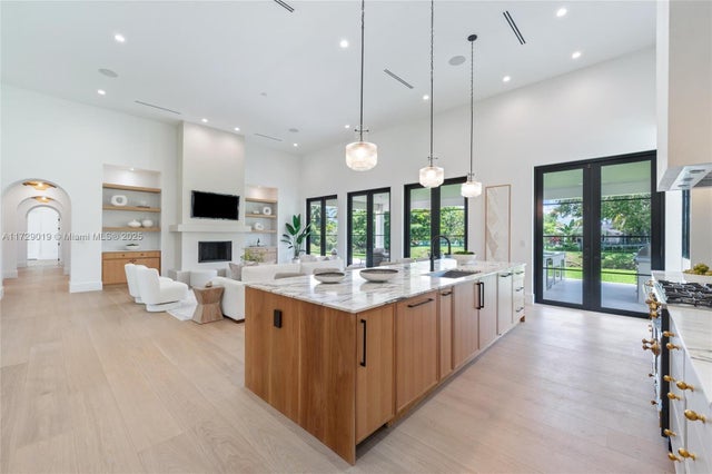 5 of 43 - 11001 Sw 74th Ave, Pinecrest, FL