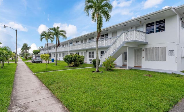 2 of 25 - 50 Nw 204th St H7, Miami Gardens, FL
