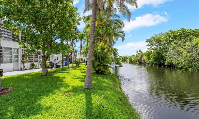 4 of 25 - 50 Nw 204th St H7, Miami Gardens, FL