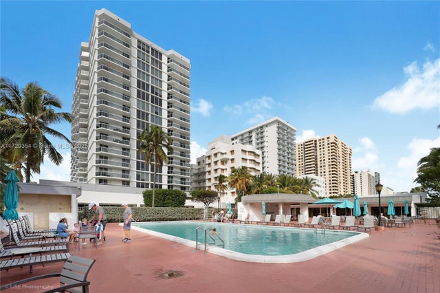 1 of 18 - 2401 Collins Ave 1109, Miami Beach, FL