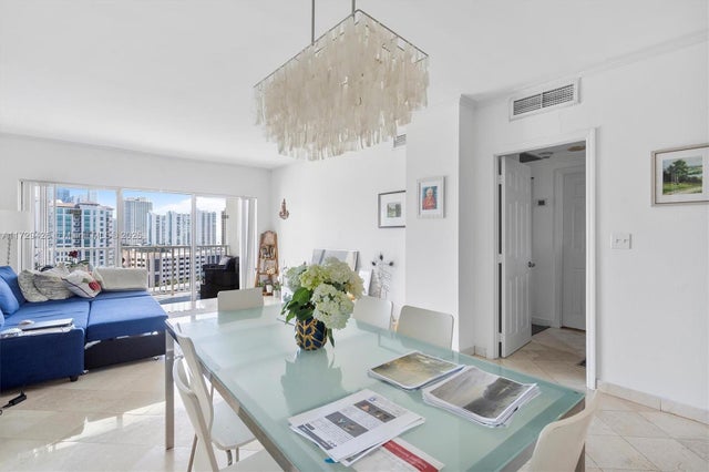 4 of 32 - 300 Bayview Dr 1503, Sunny Isles Beach, FL