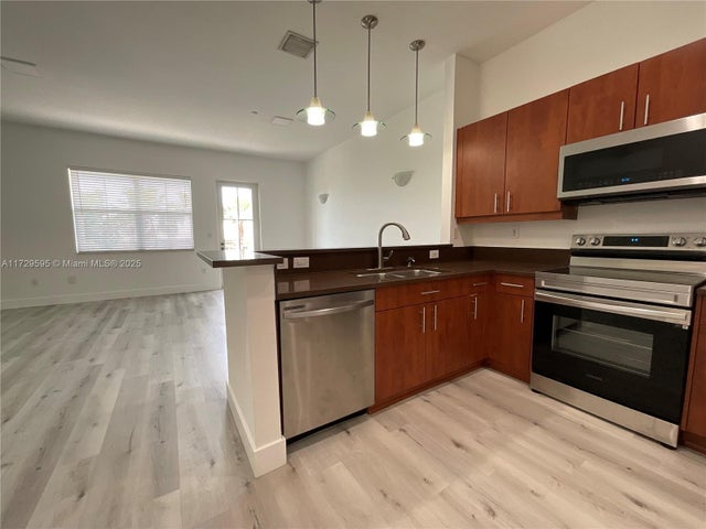 3 of 27 - 412 Sw 13th Ter 412, Fort Lauderdale, FL