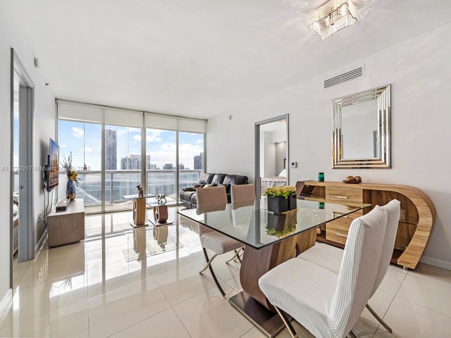 4 of 24 - 495 Brickell Ave 5203, Miami, FL