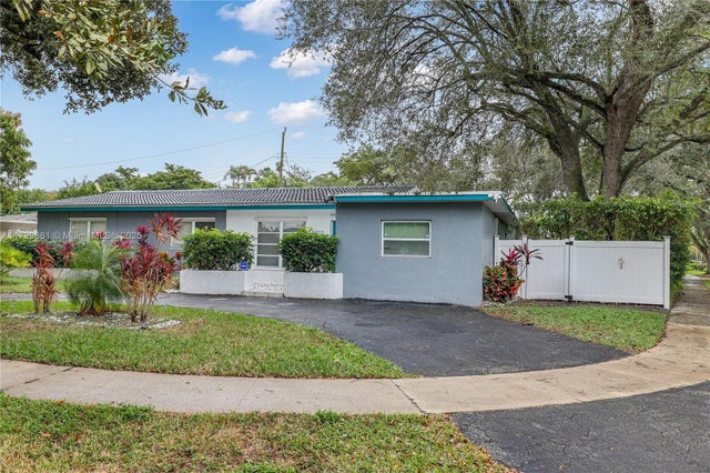 1 of 24 - 5712 Monroe St, Hollywood, FL