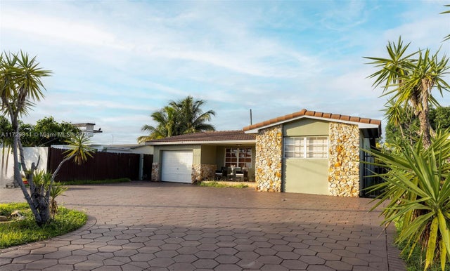1 of 39 - 6575 Sw 27th St, Miami, FL