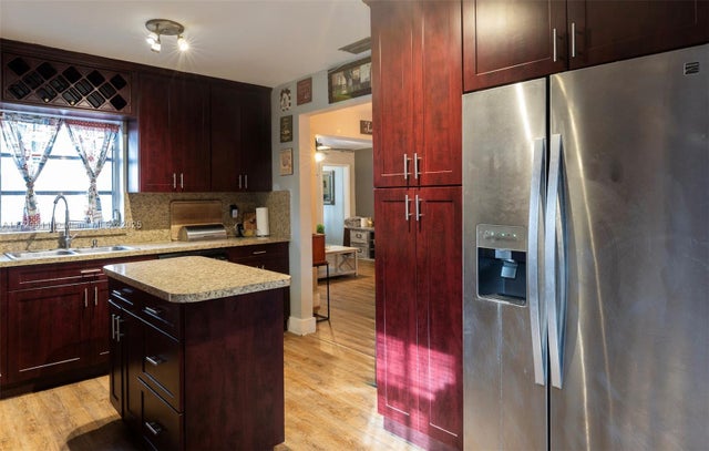 5 of 39 - 6575 Sw 27th St, Miami, FL