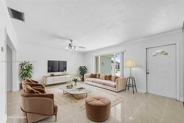 2070 Nw 84th Ter, Pembroke Pines