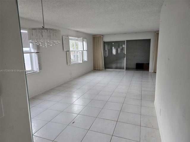 1 of 8 - 3551 Inverrary Dr 201, Lauderhill, FL
