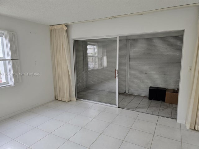 5 of 8 - 3551 Inverrary Dr 201, Lauderhill, FL