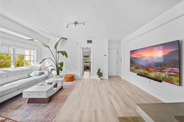 5 of 17 - 832 15th St 4, Miami Beach, FL