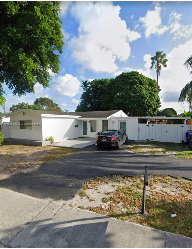 1 of 25 - 6570 Sheridan St, Hollywood, FL