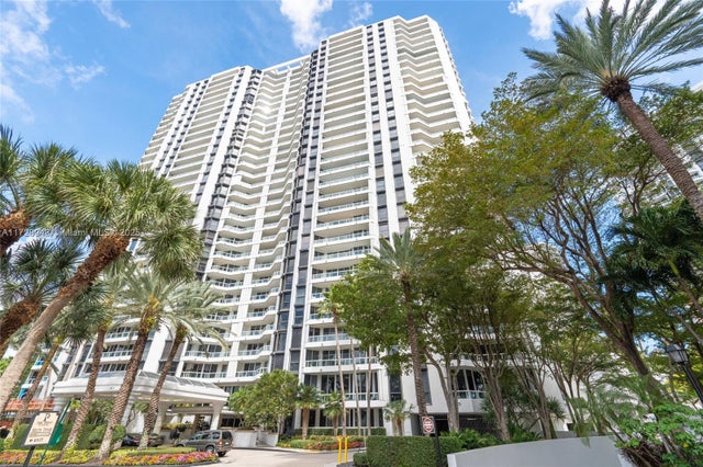 21205 Yacht Club Dr 805, Aventura