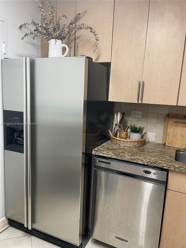 2 of 9 - 5555 Collins Ave 6t, Miami Beach, FL