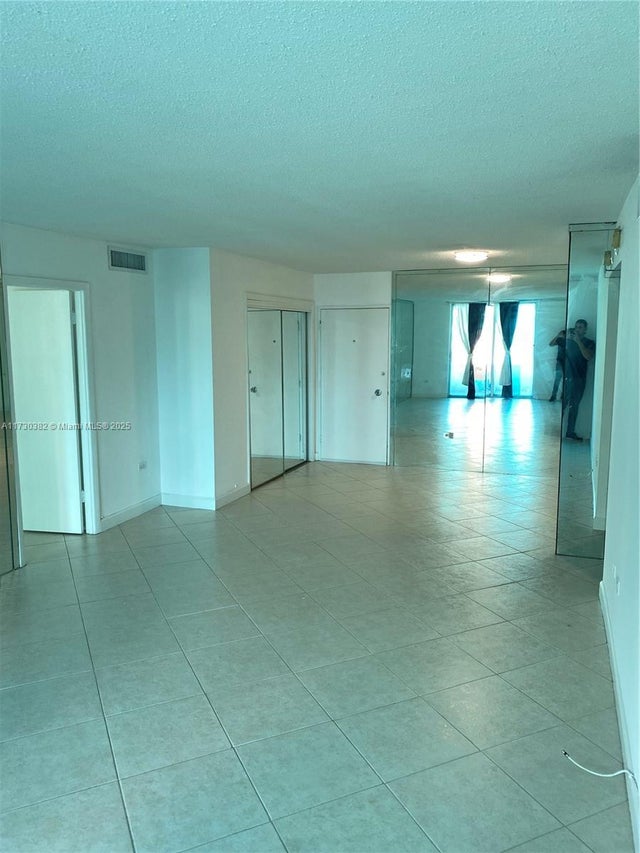 4 of 9 - 5555 Collins Ave 6t, Miami Beach, FL