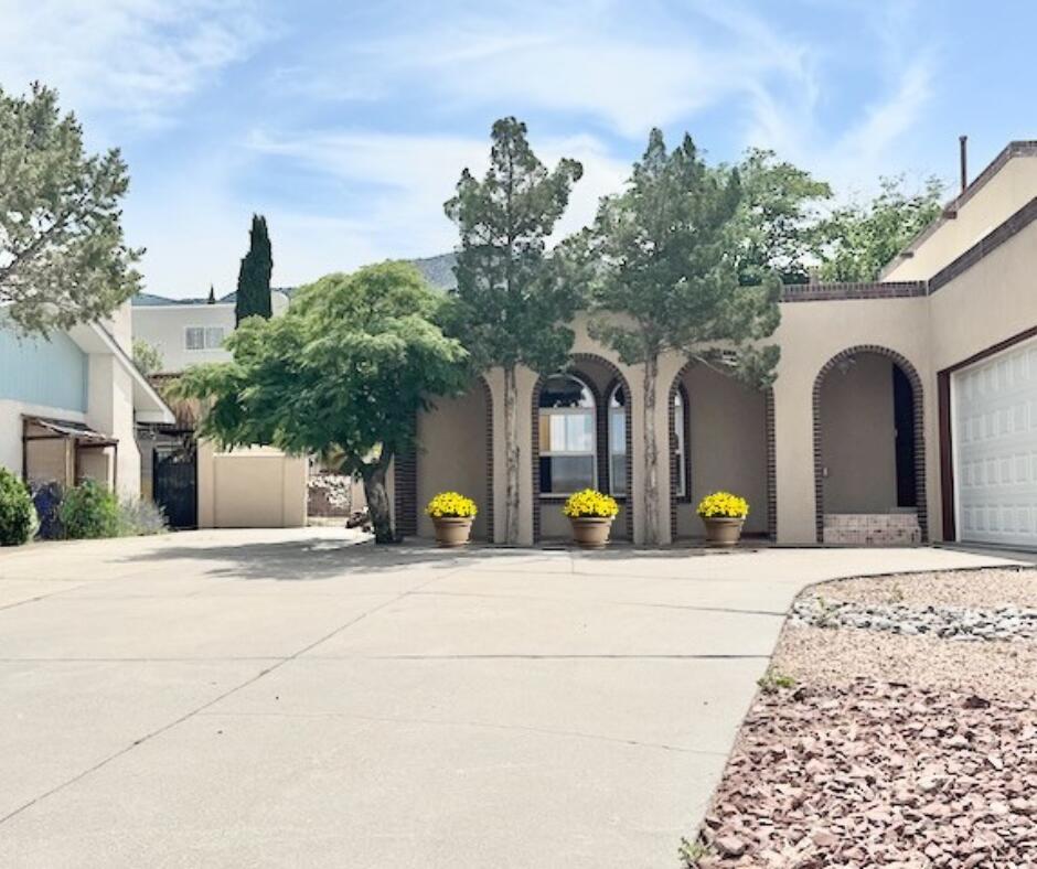 14233 Nambe Avenue Ne, Albuquerque