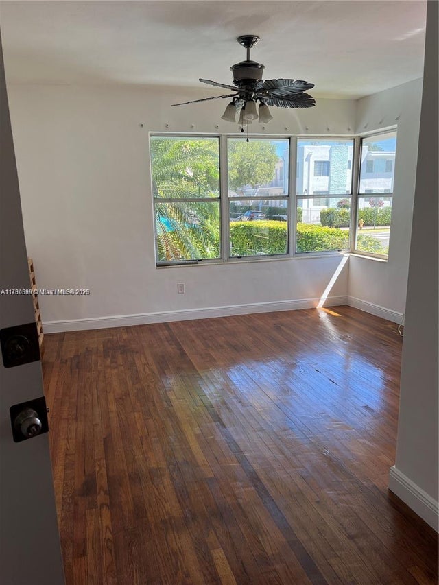 2 of 5 - 900 Jefferson Ave 2, Miami Beach, FL