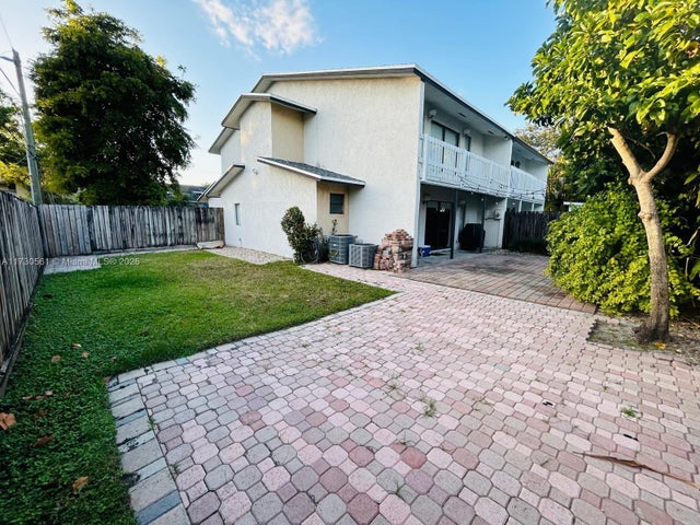 3 of 28 - 2821 N 38th Ave 2821, Hollywood, FL