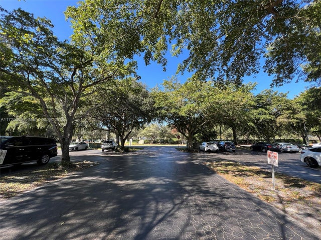 2 of 17 - 3300 W Rolling Hills Cir 102, Davie, FL