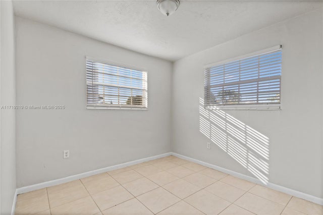 4 of 12 - 11470 Sw 199th St, Miami, FL