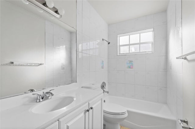 5 of 12 - 11470 Sw 199th St, Miami, FL