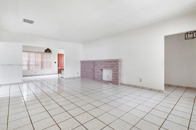 3 of 26 - 9573 Carlyle Ave, Surfside, FL