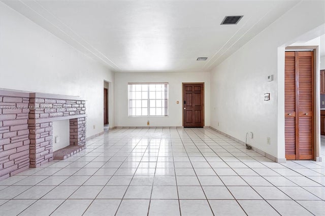 5 of 26 - 9573 Carlyle Ave, Surfside, FL