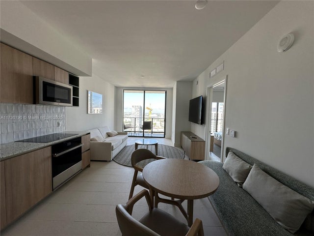 4 of 19 - 601 Ne 1st Ave 3704, Miami, FL