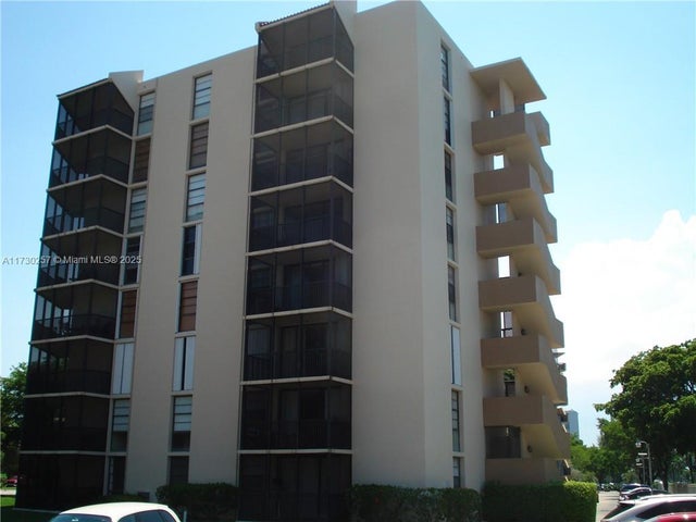 3 of 30 - 3101 N Country Club Drive 306, Aventura, FL
