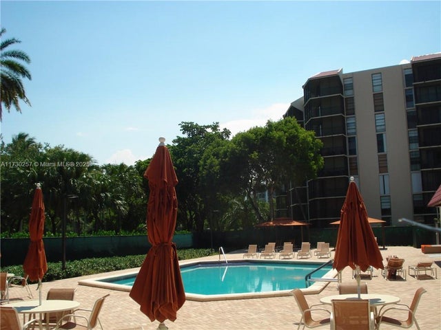 5 of 30 - 3101 N Country Club Drive 306, Aventura, FL