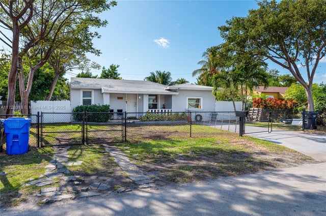 2 of 15 - 2114 Plunkett St, Hollywood, FL