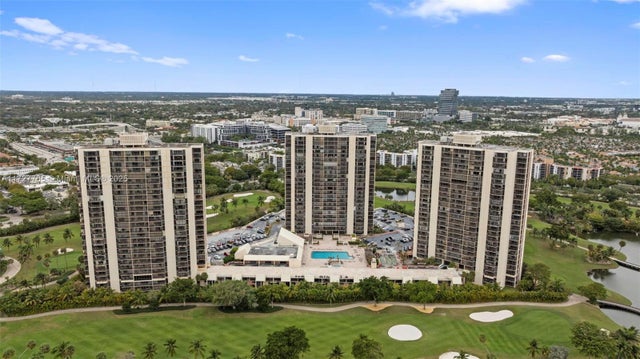 1 of 32 - 20301 W Country Club Dr Ph25, Aventura, FL