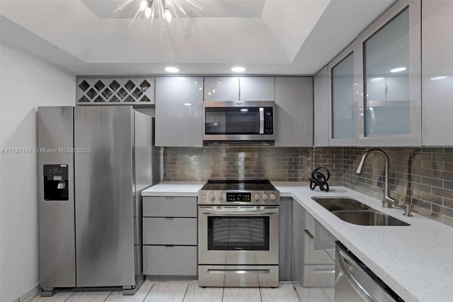 1 of 46 - 1623 Collins Ave 812, Miami Beach, FL
