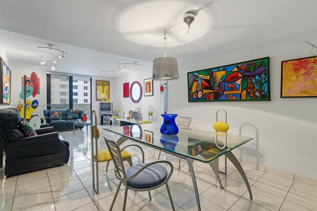 2 of 46 - 1623 Collins Ave 812, Miami Beach, FL