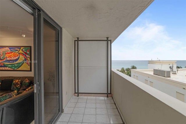 3 of 46 - 1623 Collins Ave 812, Miami Beach, FL