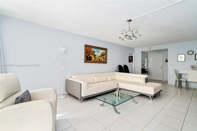 5 of 69 - 251 174 107, Sunny Isles Beach, FL