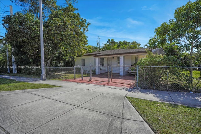 3 of 18 - 2100 Ne 185th St, North Miami Beach, FL