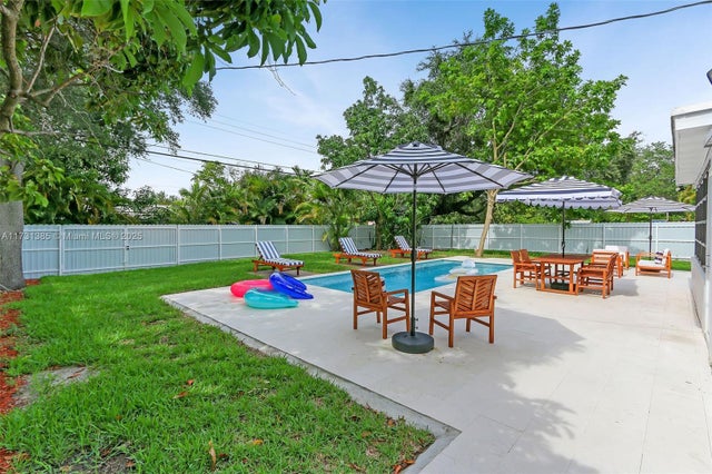 5 of 34 - 1335 Ne 133rd St, North Miami, FL