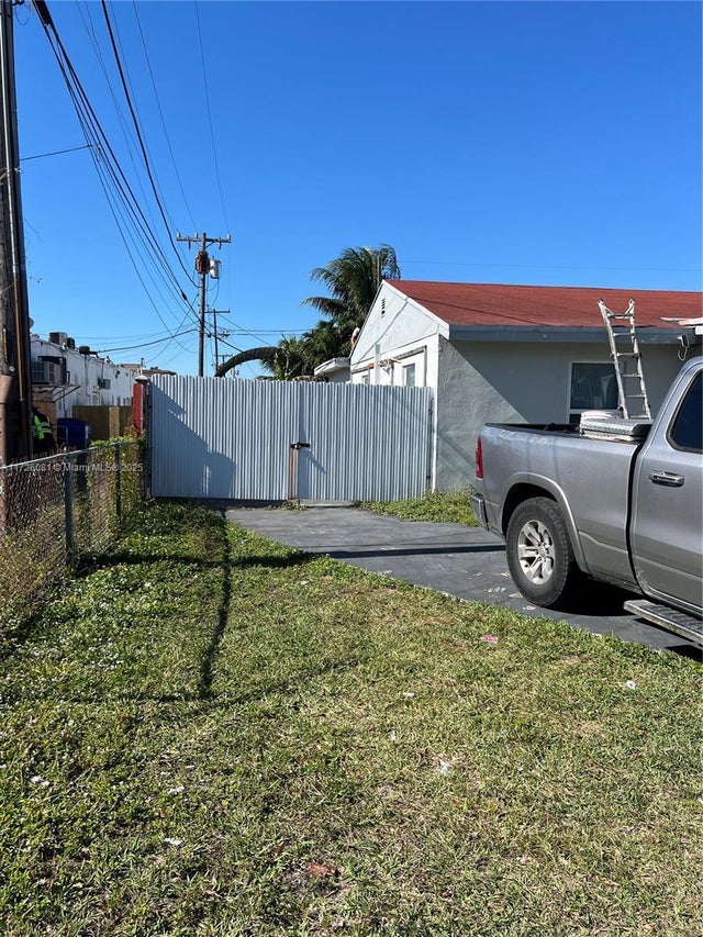 2 of 46 - 720 Nw 30th Ave, Miami, FL