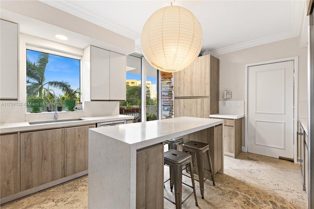 2 of 37 - 781 Crandon Blvd 406, Key Biscayne, FL