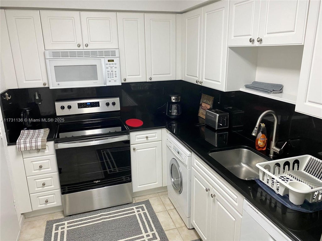 2501 S Ocean 828, Hollywood