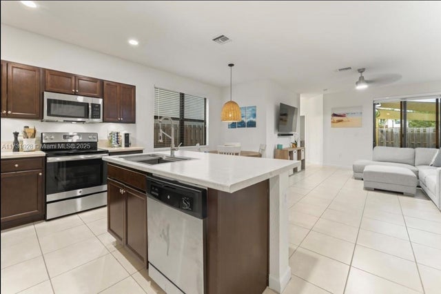 5 of 41 - 139 Ne 37th Rd, Homestead, FL