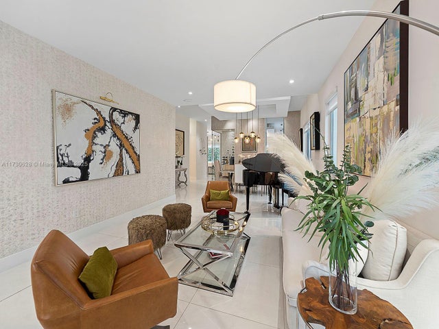 4 of 50 - 8271 Nw 34th Dr, Doral, FL