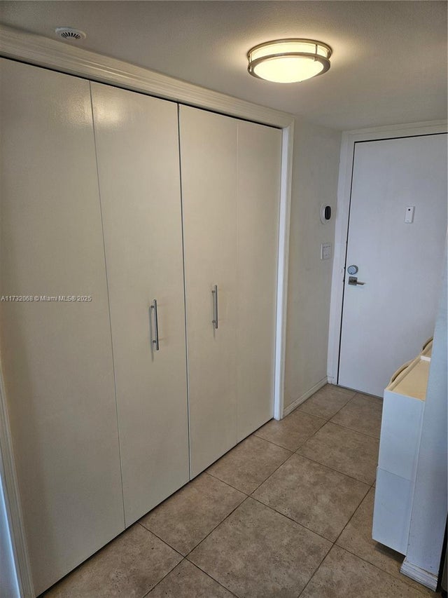 5 of 34 - 2555 Collins Ave 1508, Miami Beach, FL
