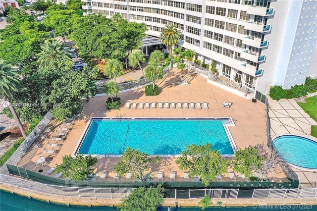 2 of 13 - 7441 Wayne Ave 2h, Miami Beach, FL