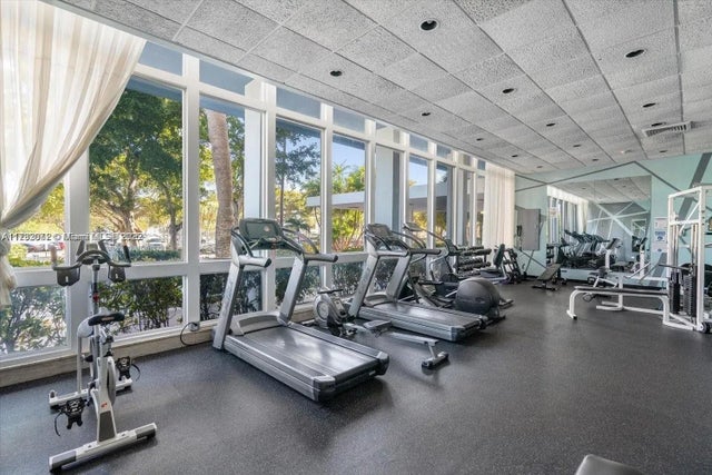 5 of 13 - 7441 Wayne Ave 2h, Miami Beach, FL