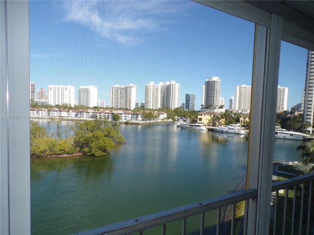 4 of 52 - 3030 Marcos Dr T601, Aventura, FL